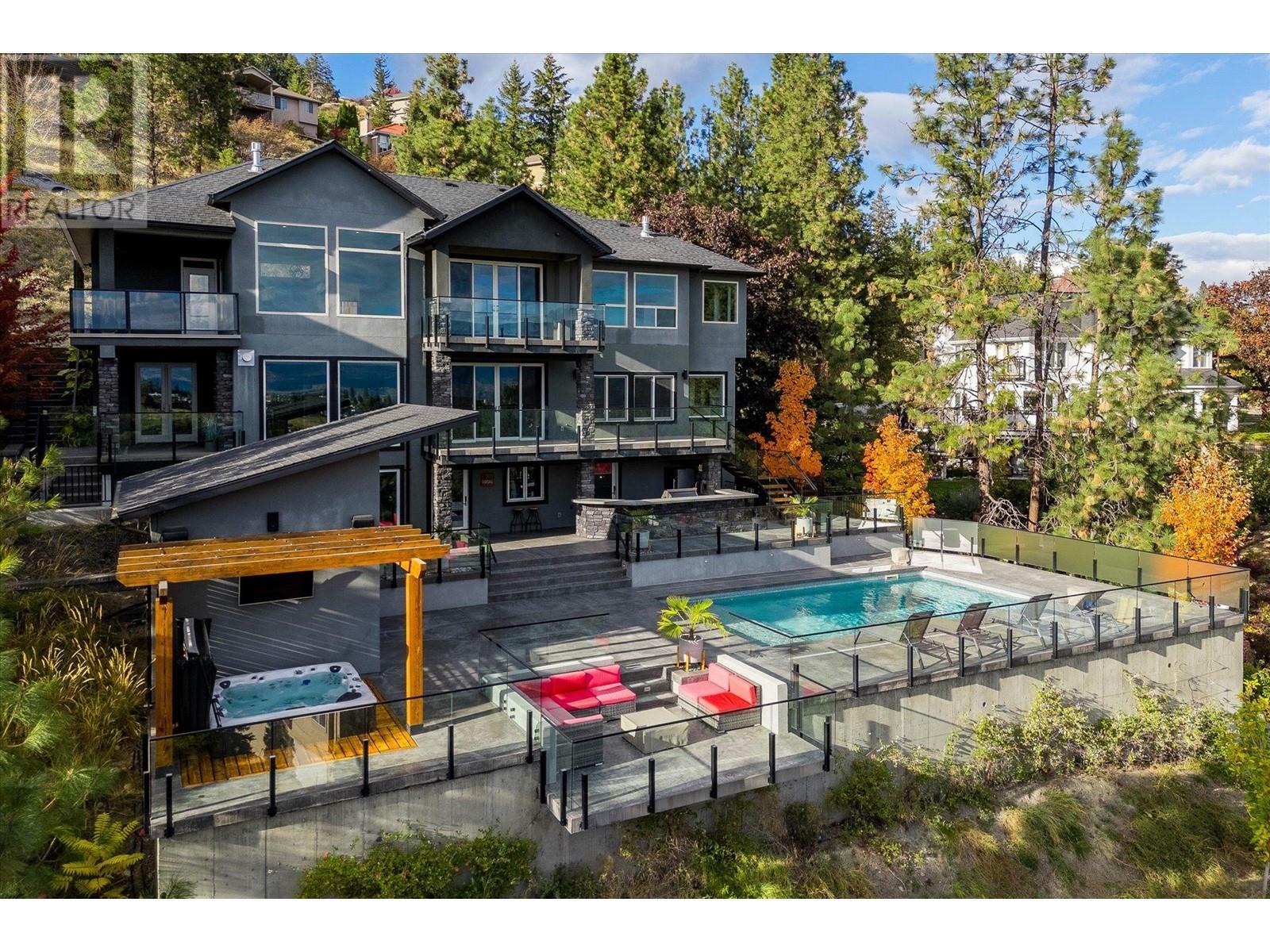 Photo de la propriété:  1092 Aurora Heights  BC V1Z 4B2 