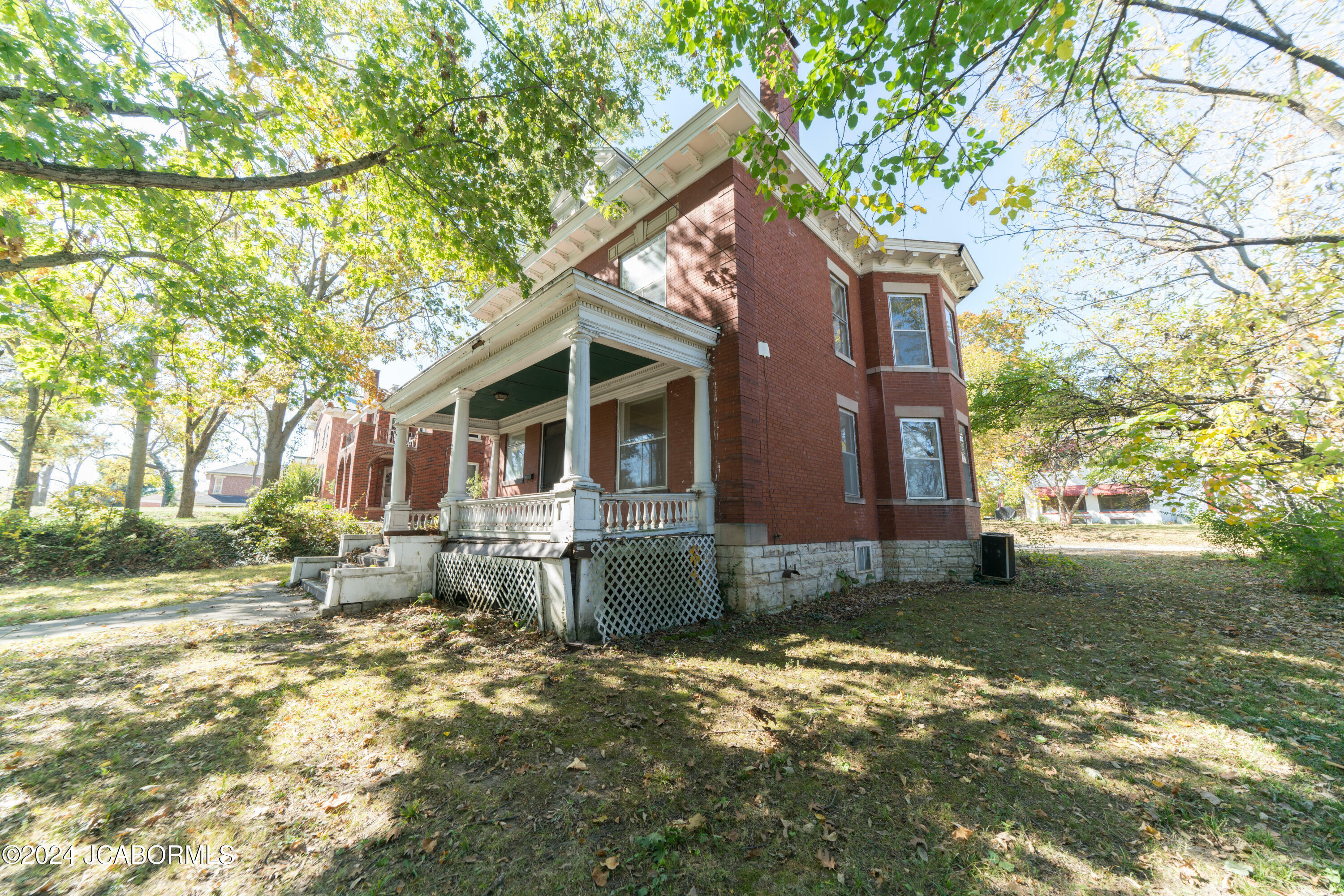 Property Photo:  920 Jefferson Street  MO 65101 