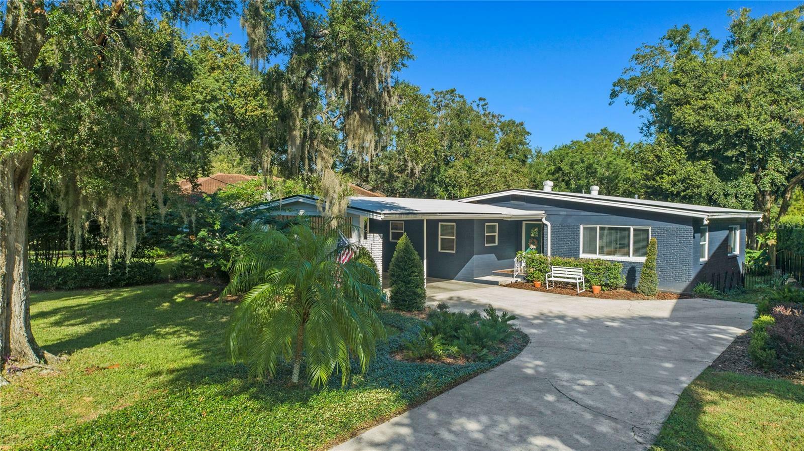 Property Photo:  1219 Delaney Park Drive  FL 32806 