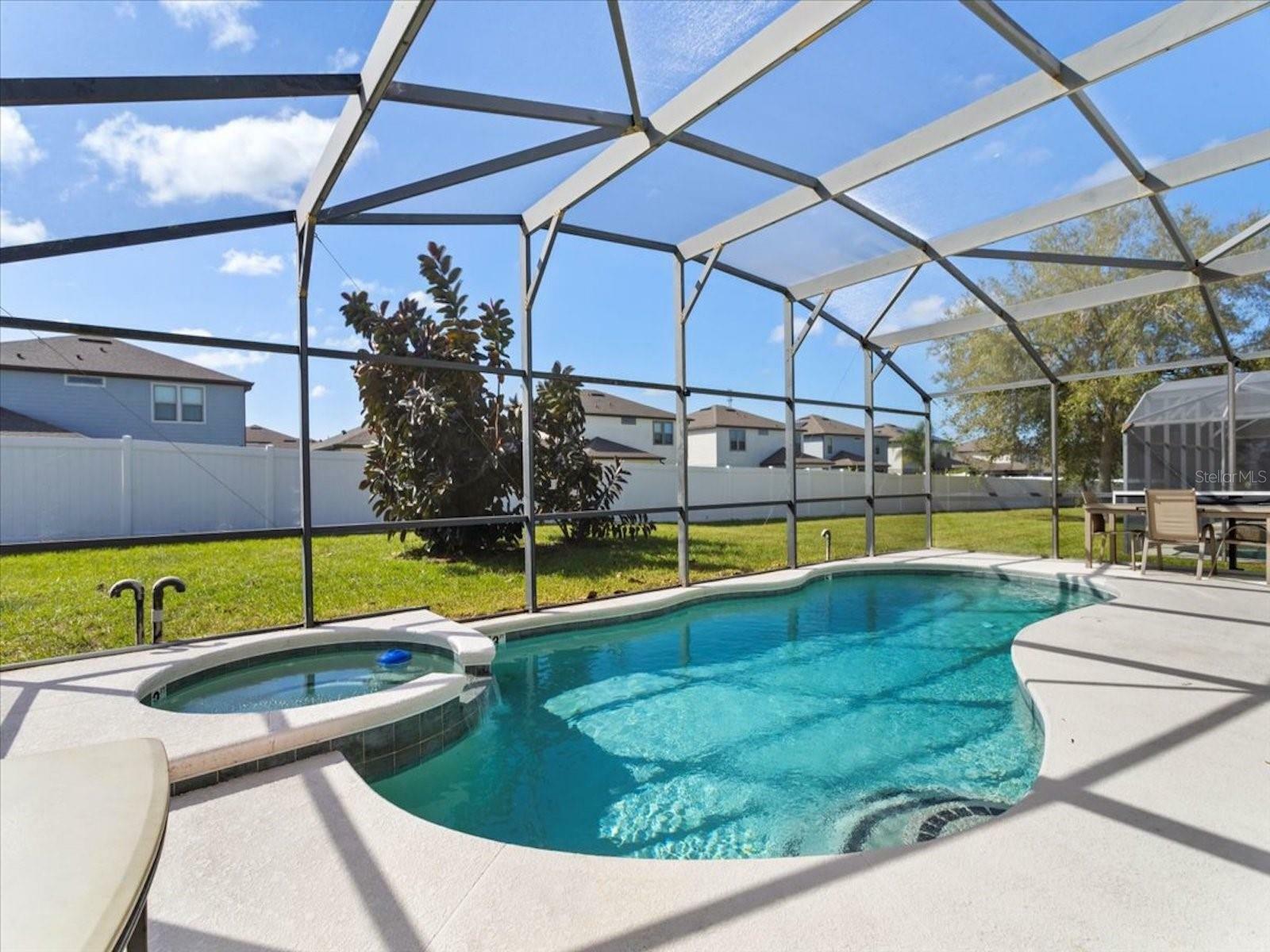 Property Photo:  558 Cadiz Loop  FL 33837 