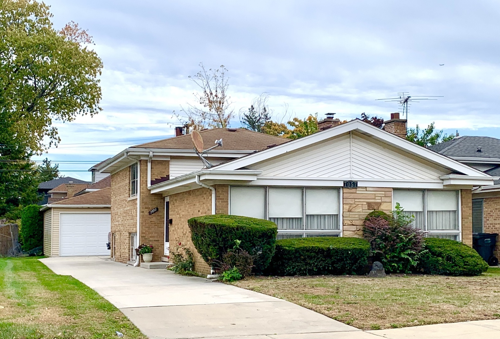 Property Photo:  7057 N Crawford Avenue  IL 60712 