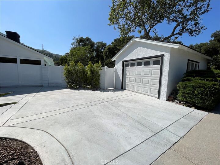 Property Photo:  3973 El Lado Drive  CA 91214 