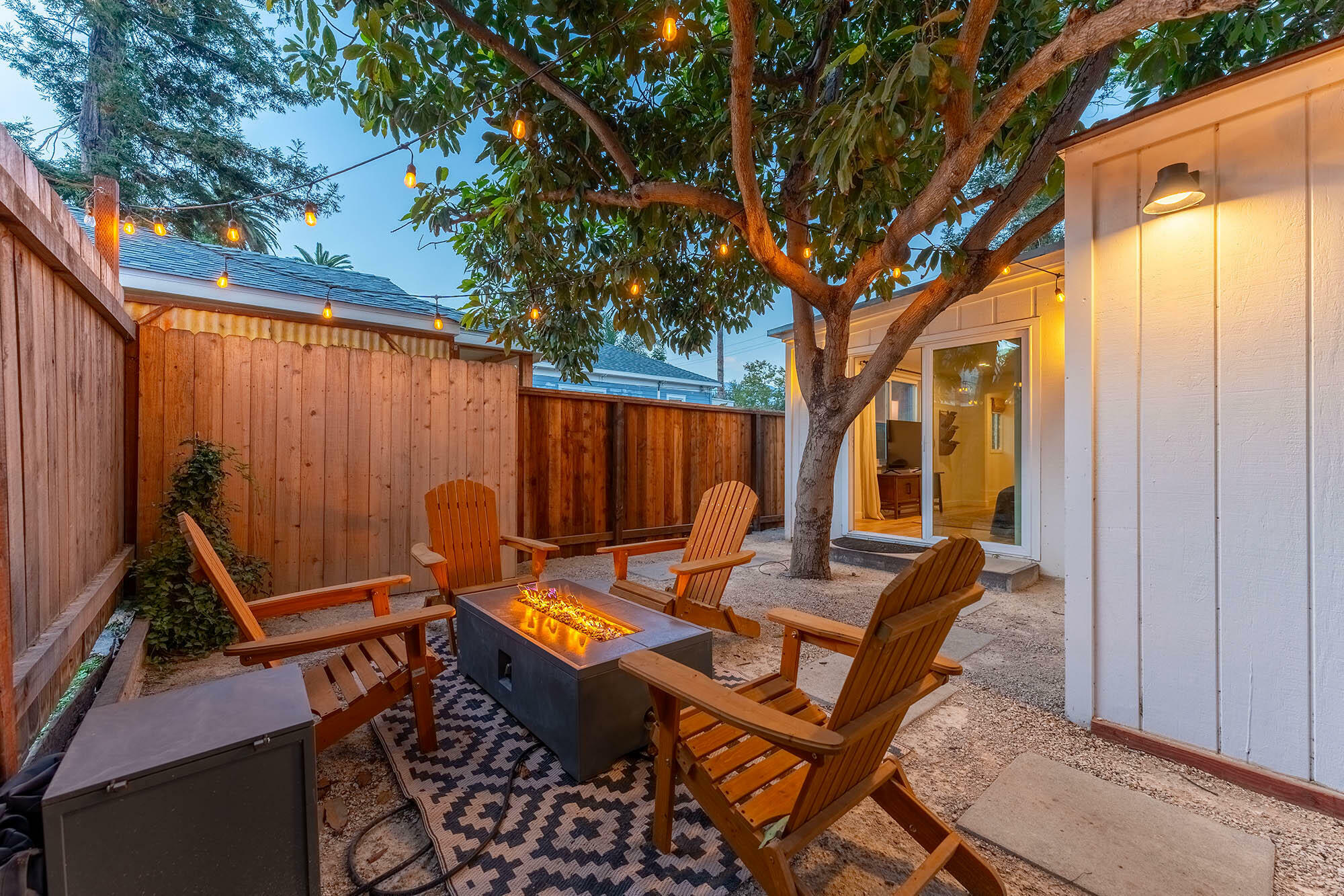 Property Photo:  813 Castillo Street  CA 93101 