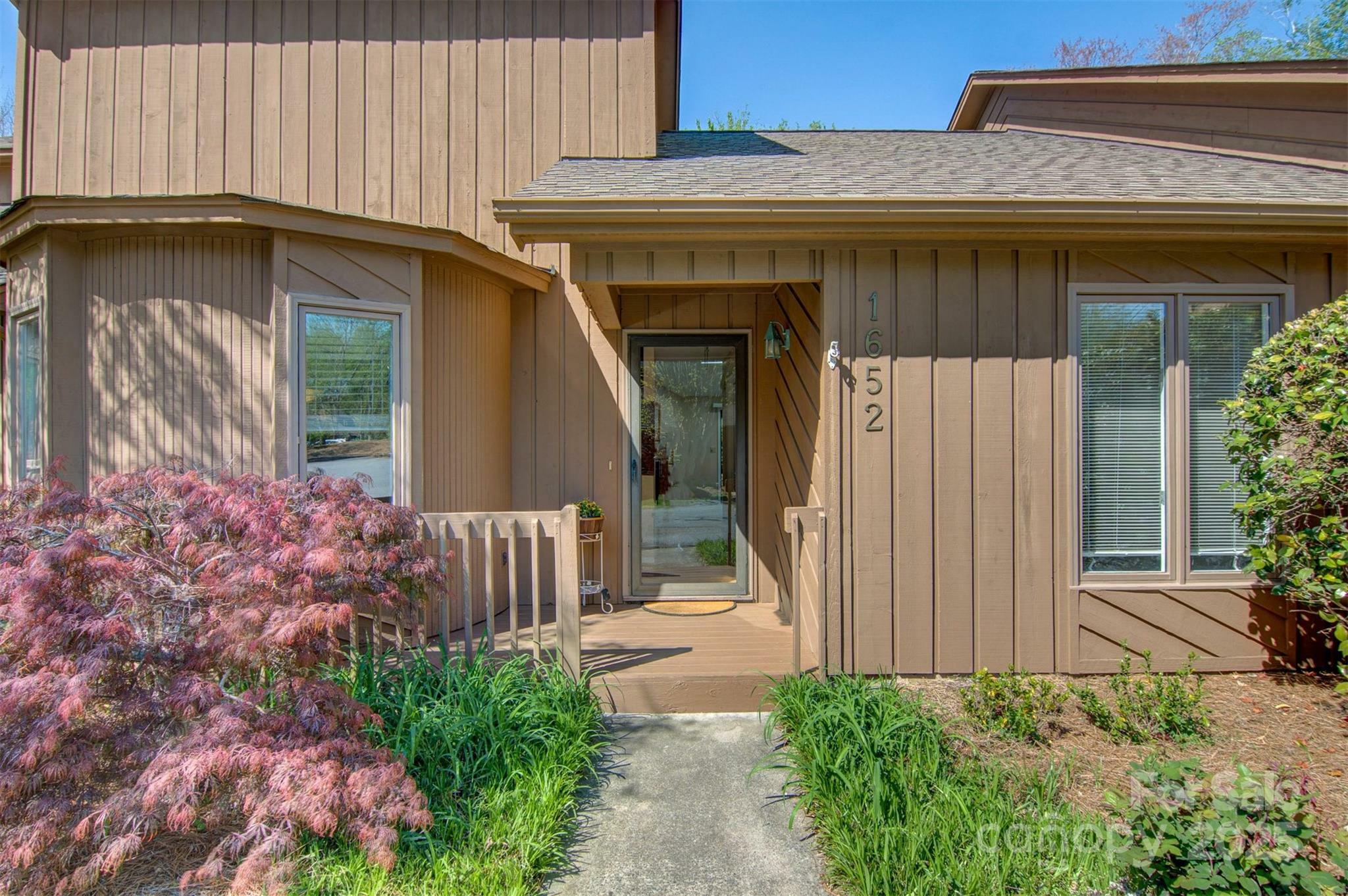 Property Photo: 1652 12th Street NE NC 28601