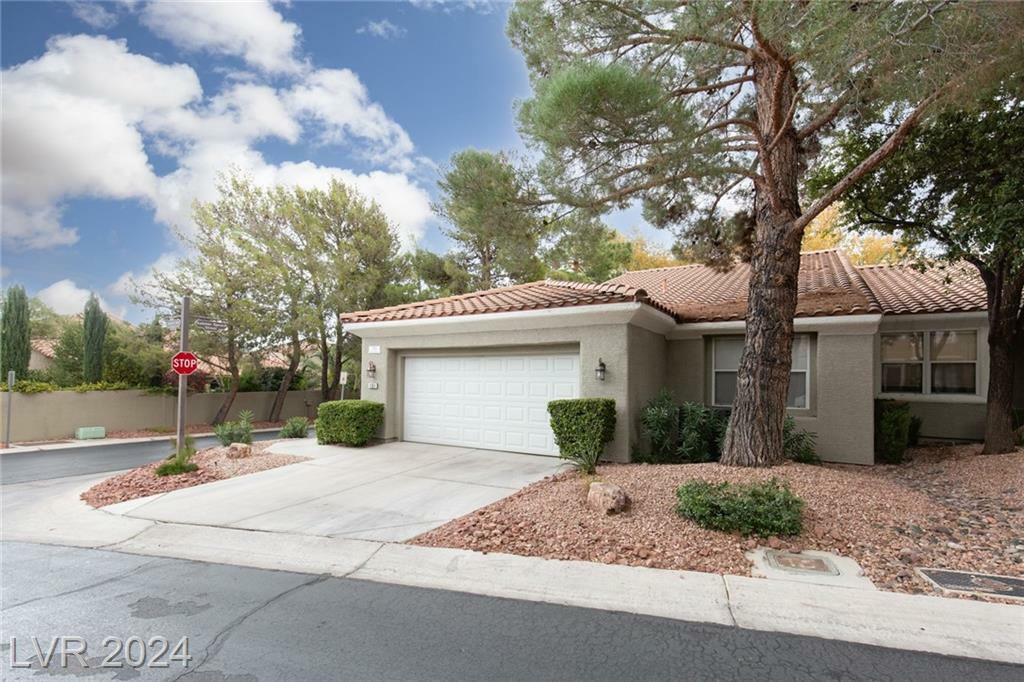 Property Photo:  1924 Summer Pine Court 101  NV 89134 