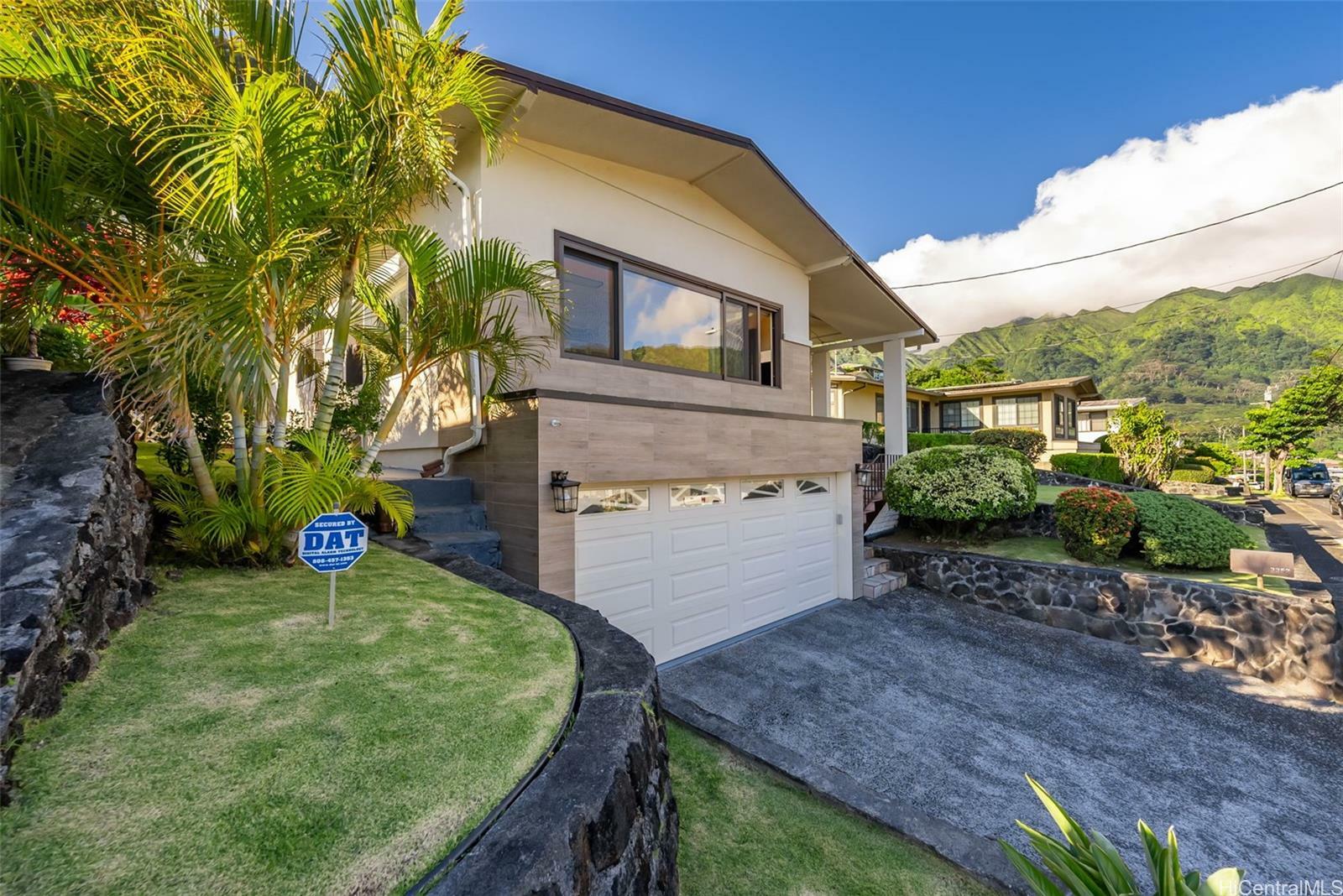 Property Photo:  3352 Oahu Avenue  HI 96822 