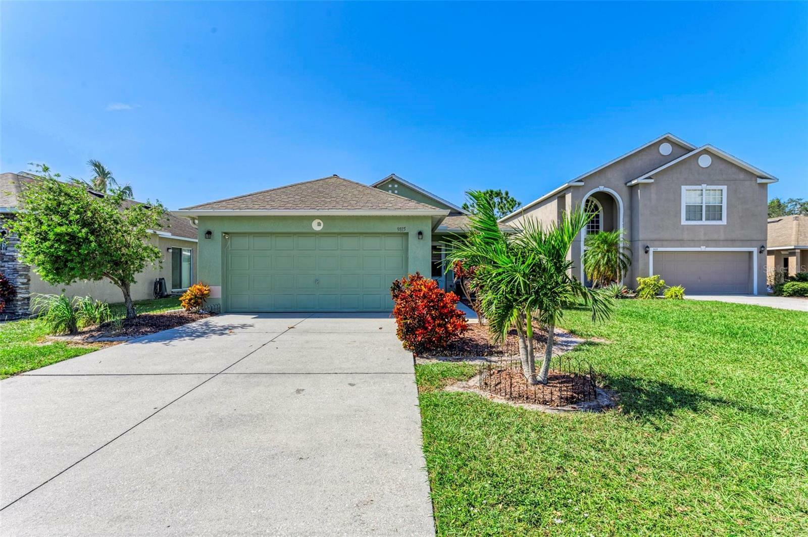 Property Photo:  9815 33rd Avenue E  FL 34221 