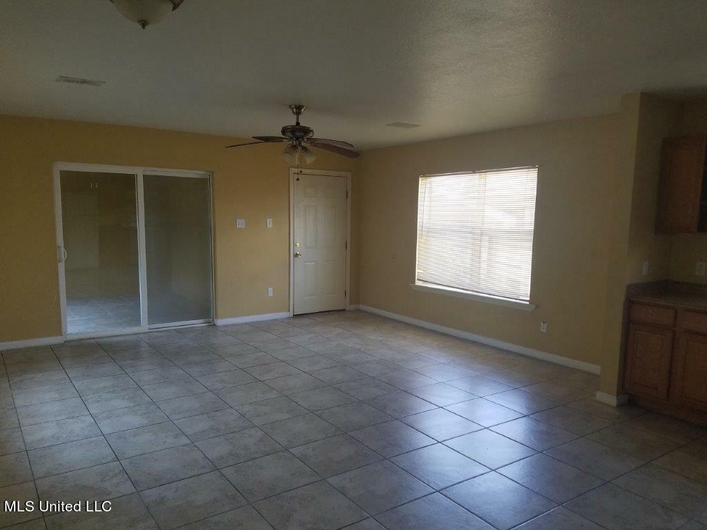 Property Photo:  269 Crawford Street  MS 39530 