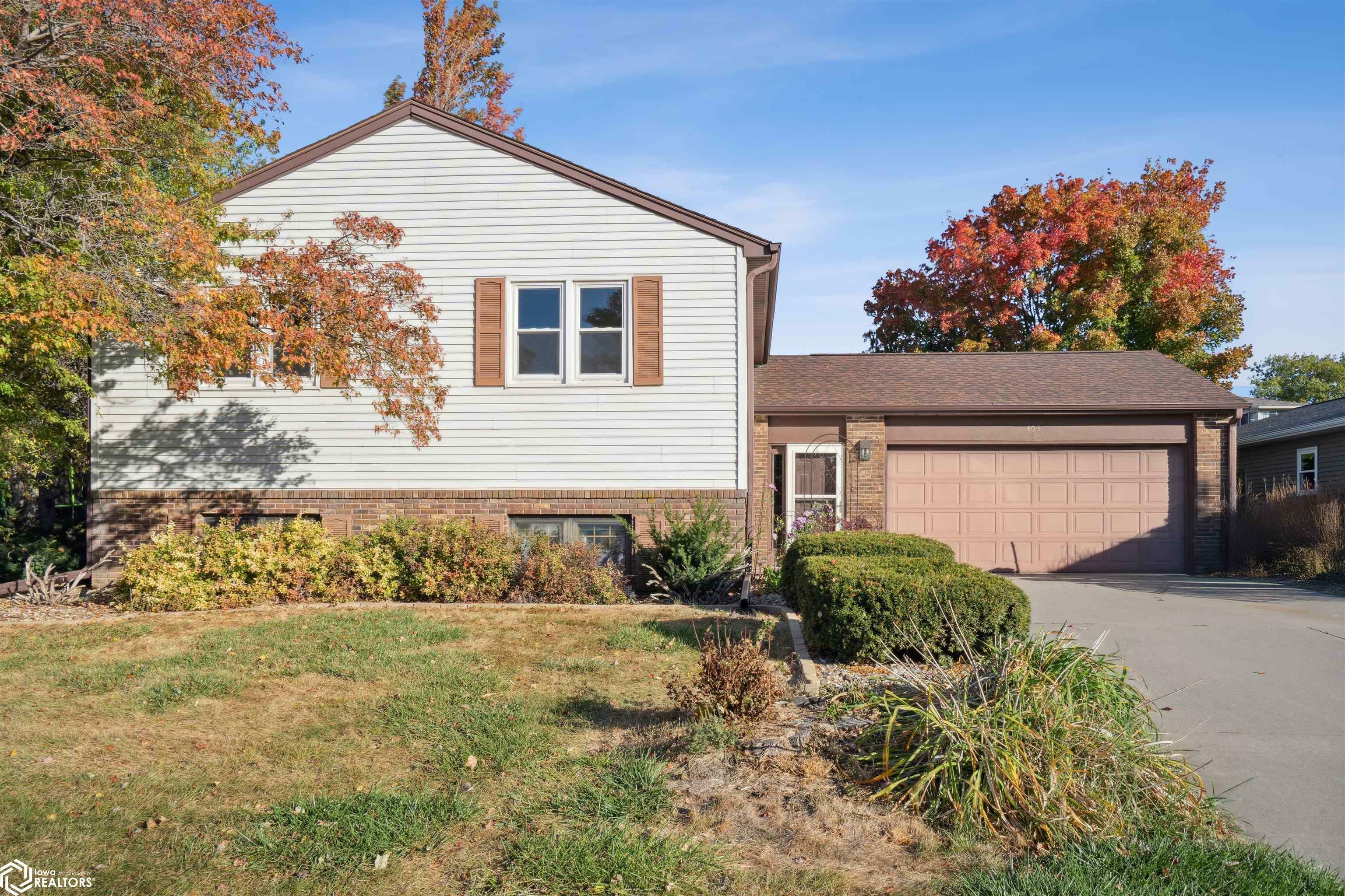 Property Photo:  403 Terry Terrace  IA 50158 