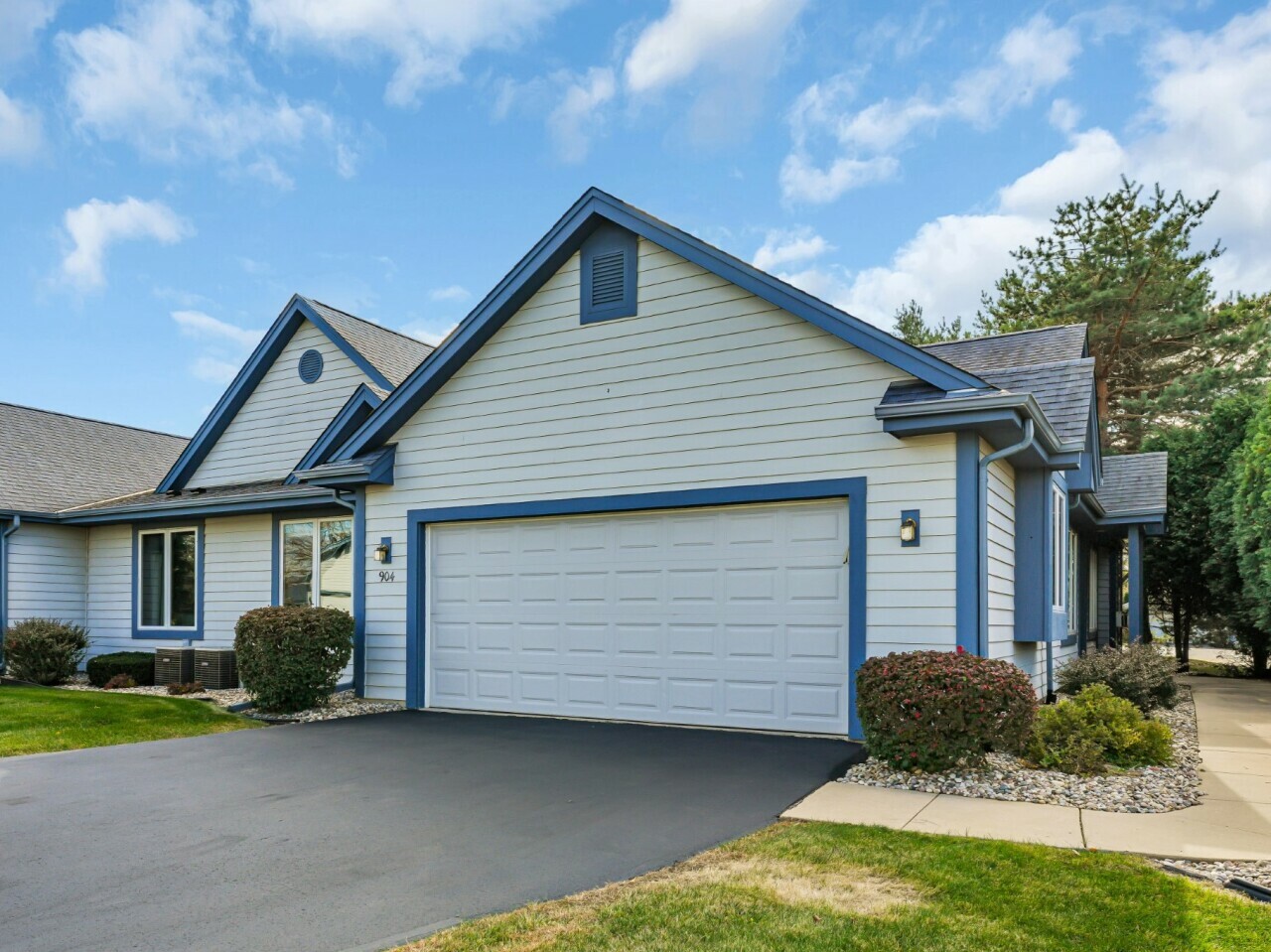 Property Photo: 904 Bay View Cir 66 WI 53149