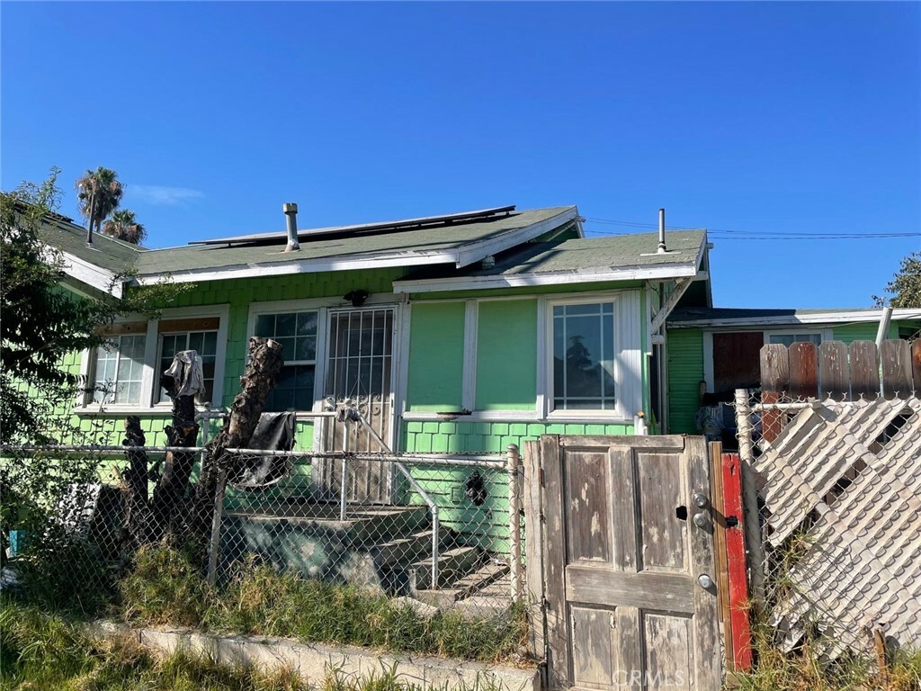 Property Photo:  358 W 11th Street  CA 92410 