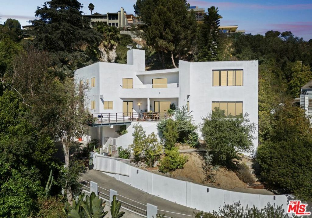 Property Photo: 2437 N Edgemont Street CA 90027