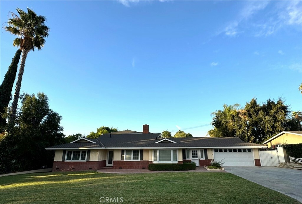 2545 Elsinore Road  Riverside CA 92506 photo