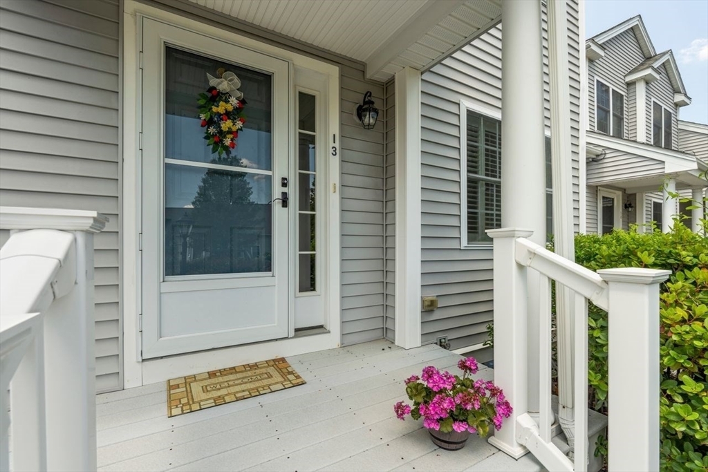 Property Photo:  877 Auburnville Way I-3  MA 02382 