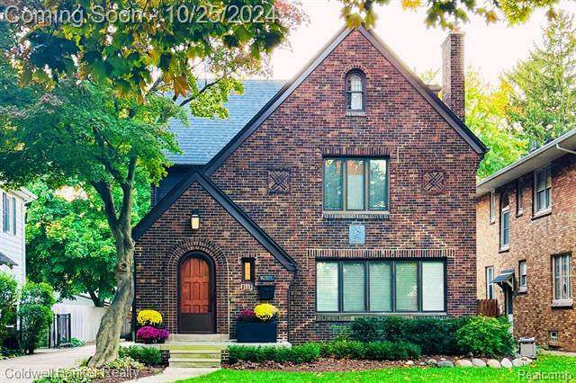 621 Washington  Road  Grosse Pointe MI 48230 photo