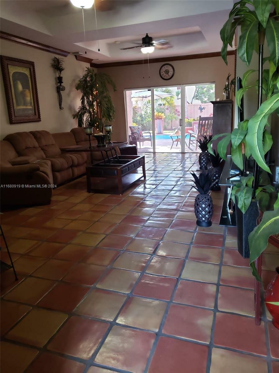 Property Photo:  2609 NE 41st Rd  FL 33033 