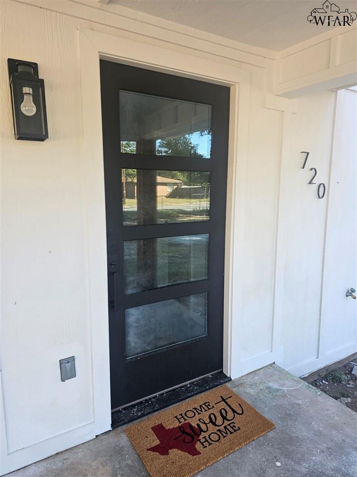 Property Photo: 720 W 3rd Street TX 76354