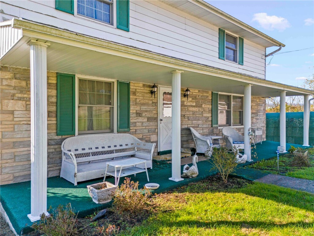 Property Photo:  551 Ridge Rd  PA 15417 