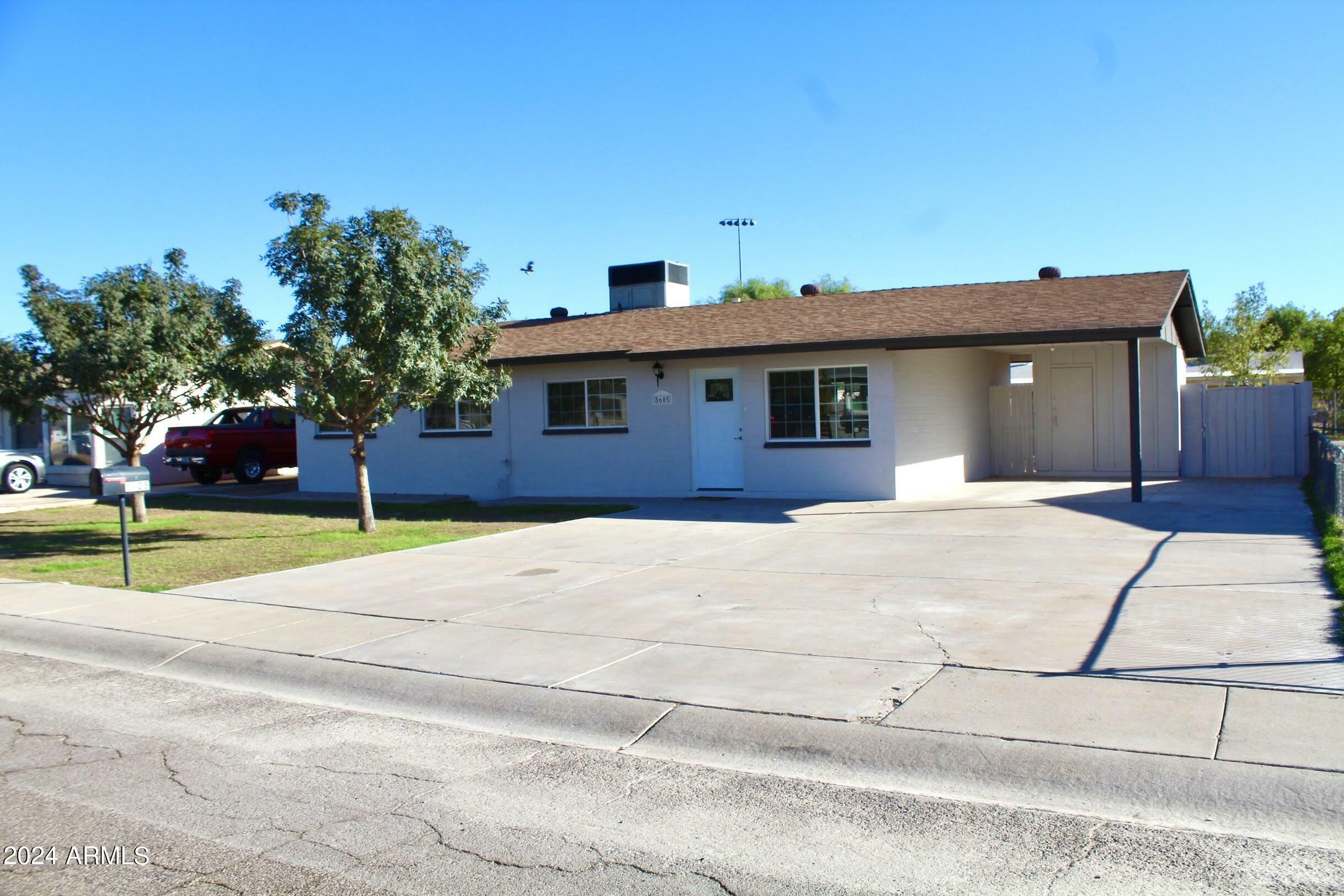 Property Photo:  8605 W Polk Street  AZ 85353 