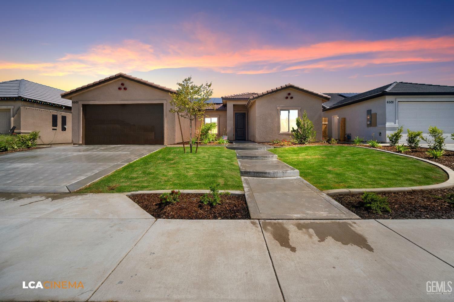 Property Photo:  6501 Tulia Lane  CA 93313 