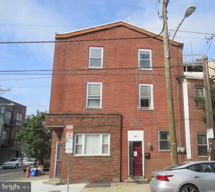 844 S 3rd Street  Philadelphia PA 19147 photo