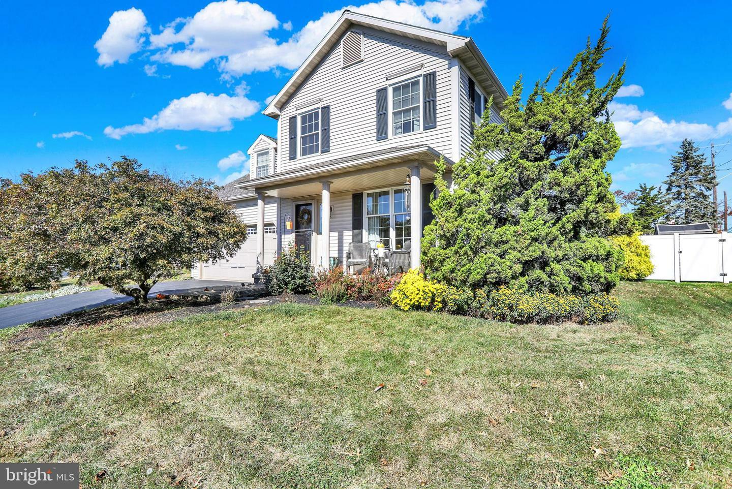 Property Photo:  3 Hawthorne Drive  PA 17517 