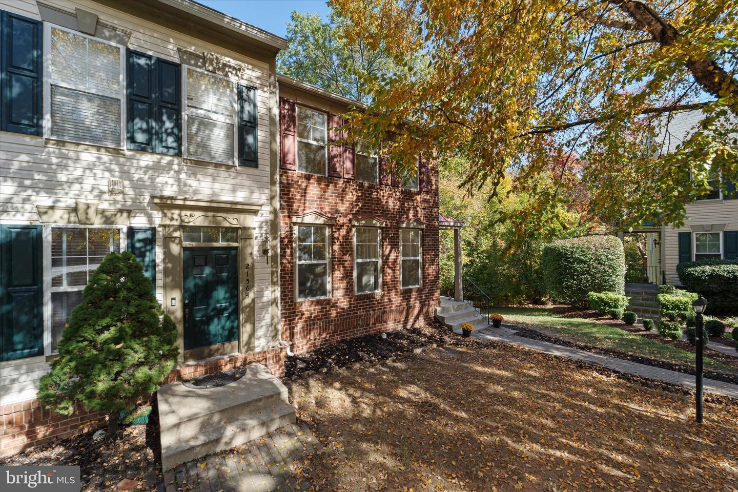Property Photo: 21566 Harvest Green Terrace VA 20148