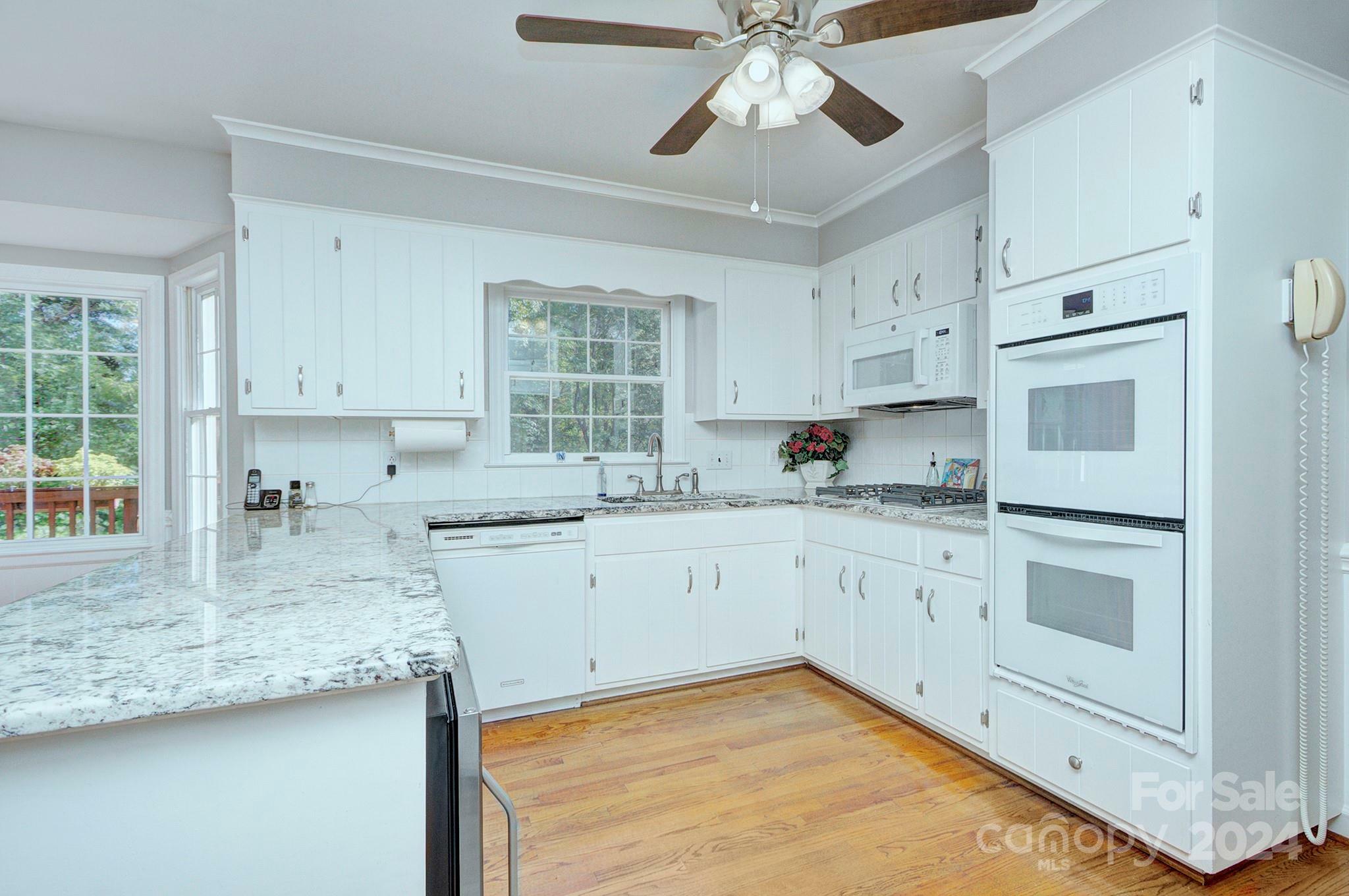 Property Photo:  1340 Piccadilly Drive  NC 28211 