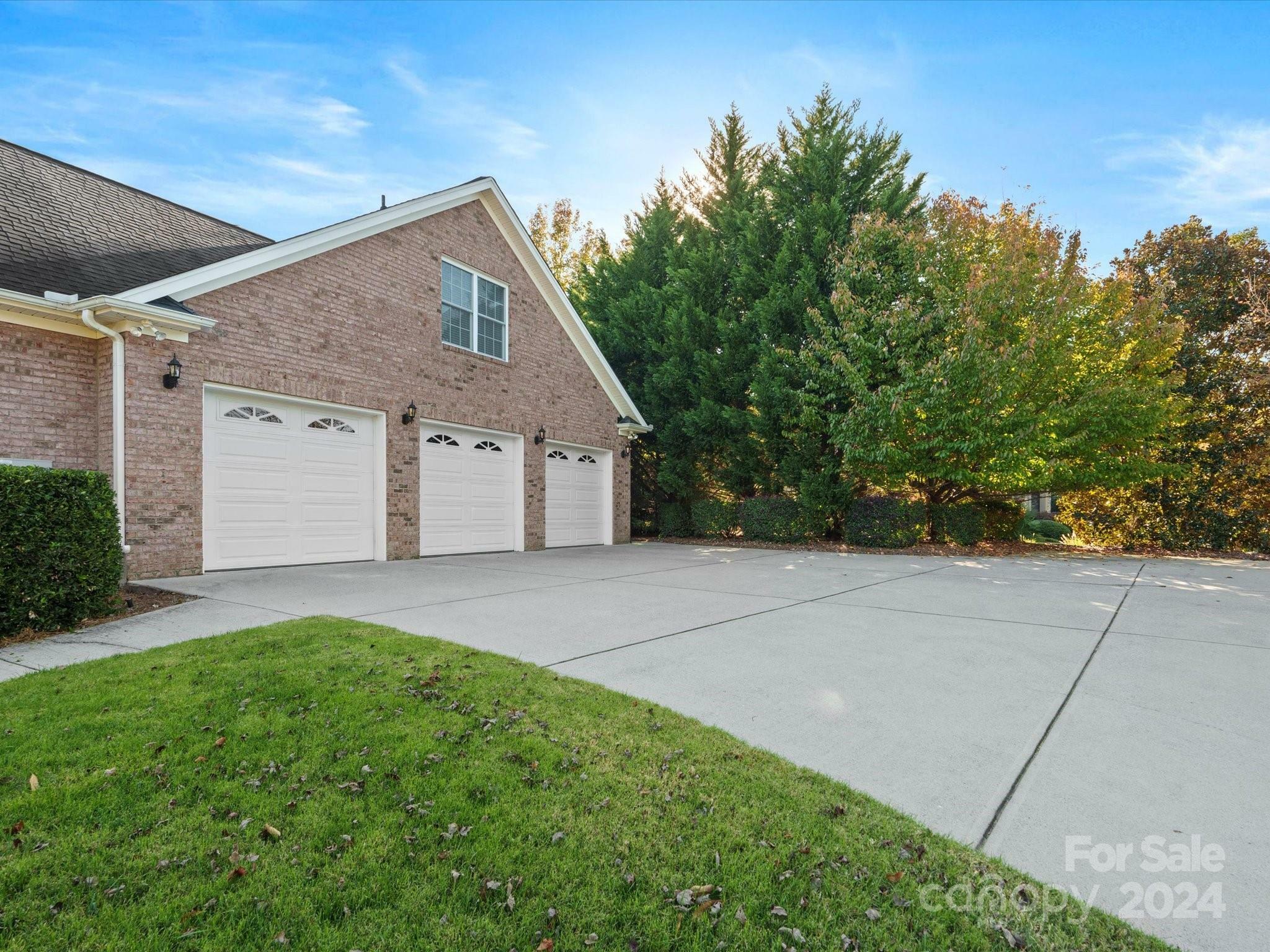 Property Photo:  107 Evening Shadow Road  SC 29710 