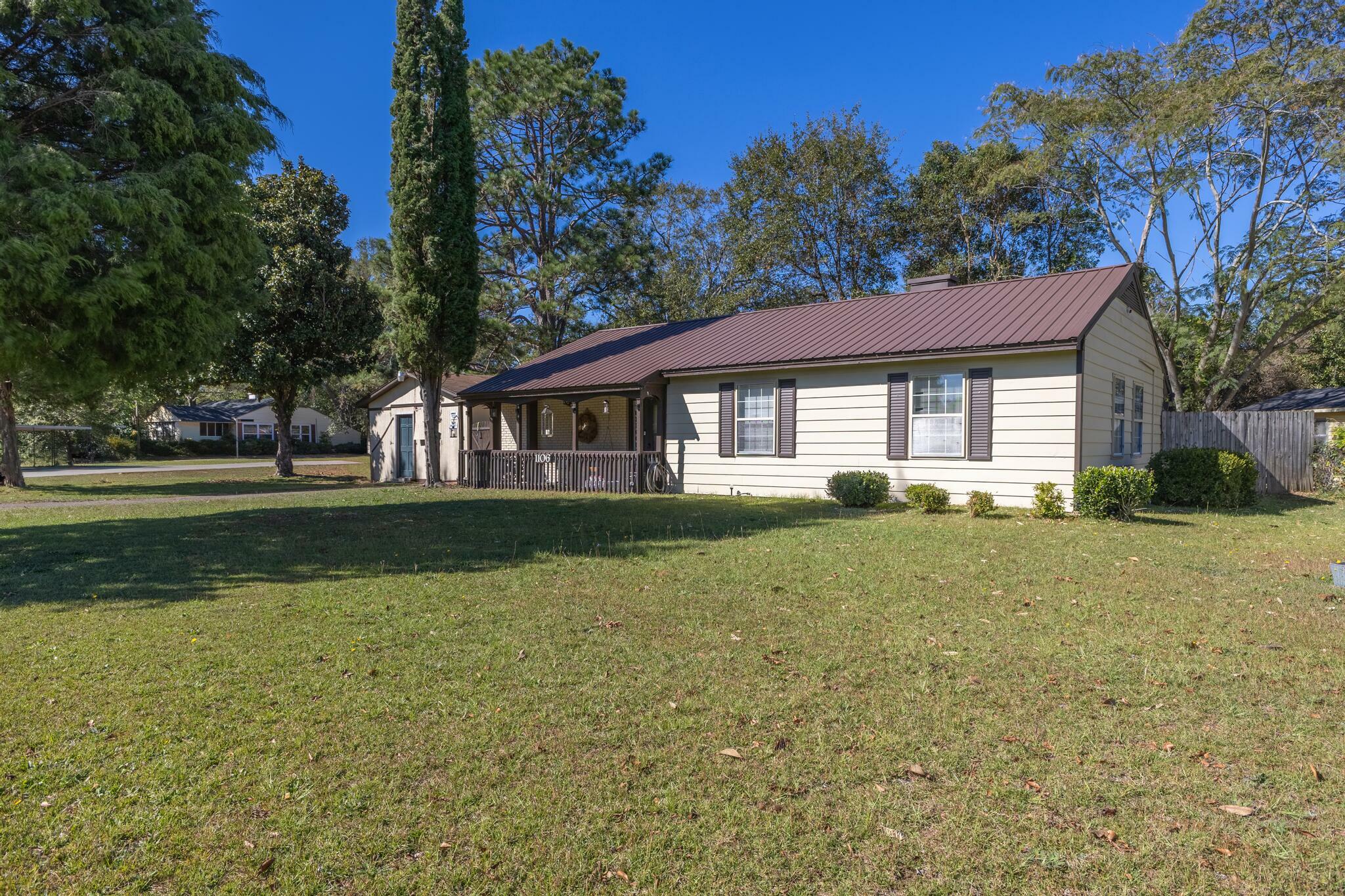 Property Photo:  1106 NE Hahn Street  SC 29801 