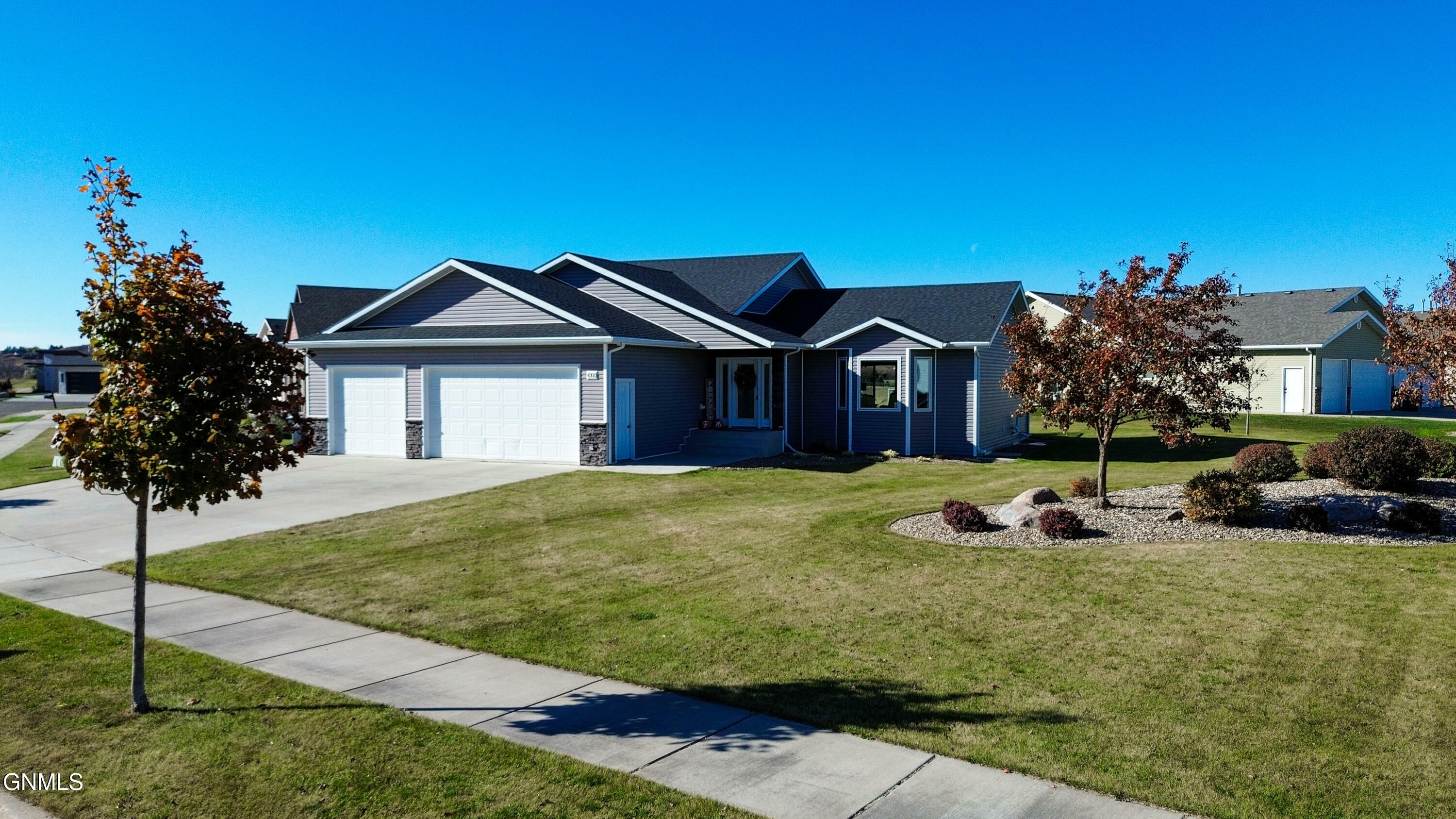 Property Photo:  4300 Borden Harbor Place SE  ND 58554 