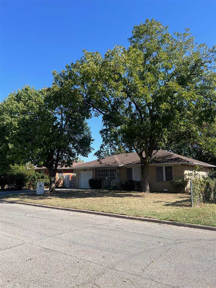 Property Photo:  1611 NW 25th St  OK 73505 