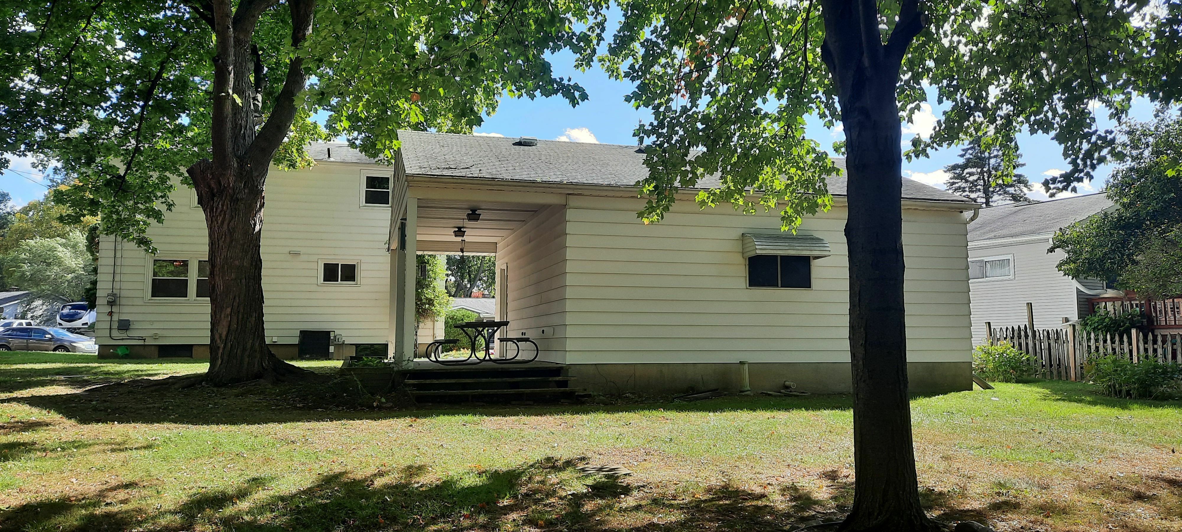 Property Photo:  741 Woodbine Drive  MI 48430 1422 