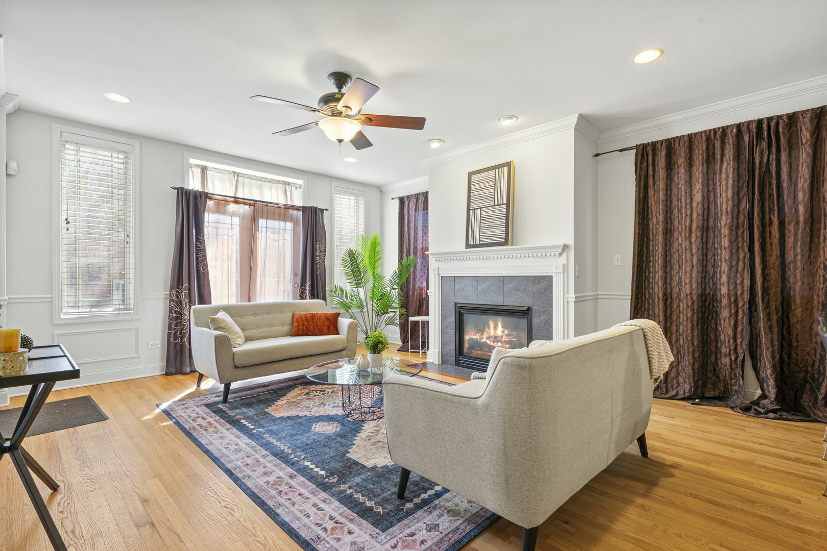 Property Photo: 6832 S Cornell Avenue 1 IL 60649