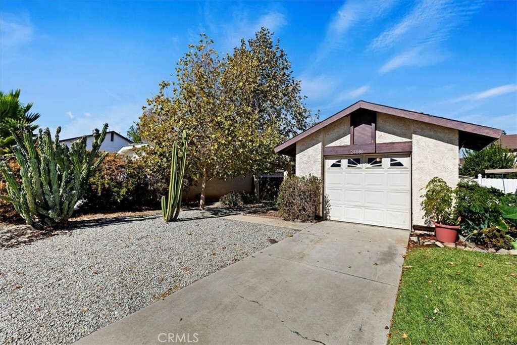 Property Photo:  24080 Amberley Drive  CA 92553 