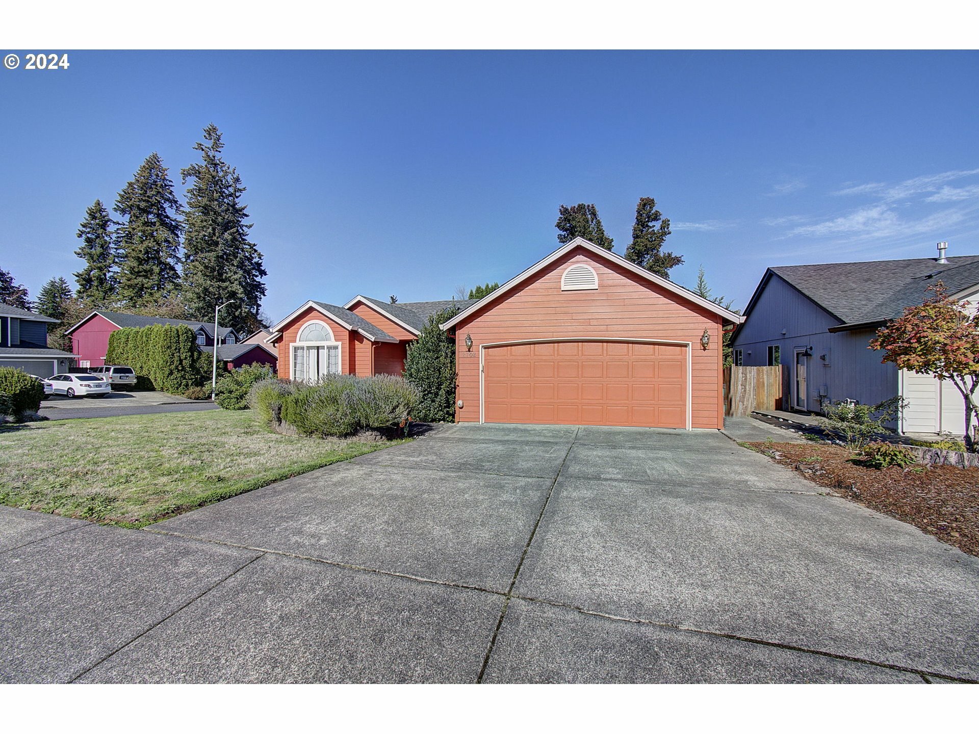 Property Photo:  2702 NE 94th St  WA 98665 