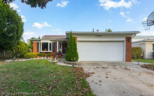 Property Photo:  32654 Lancaster Drive  MI 48088 