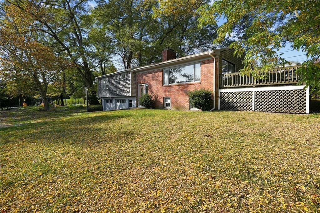 Property Photo:  10 Johnnycake Lane  RI 02871 