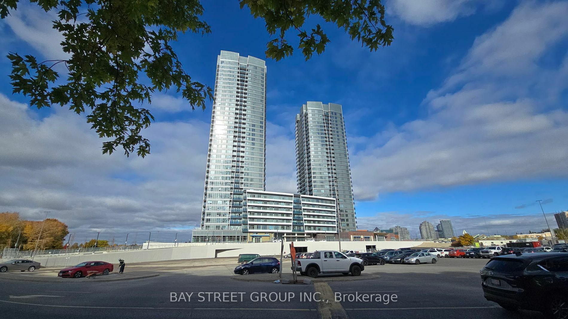 Property Photo:  50 Upper Mall Way 2211B  ON L4J 4P8 