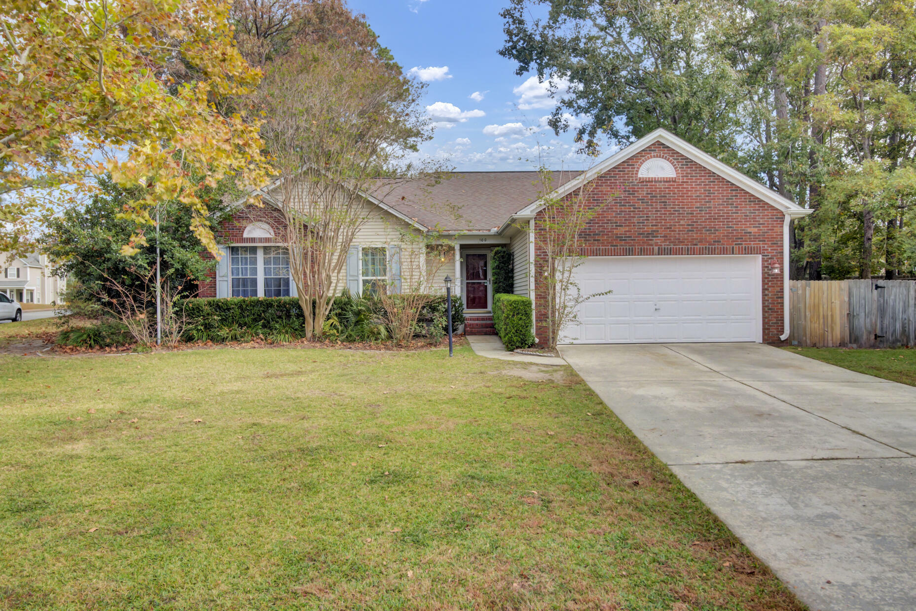 Property Photo:  100 Kingsbridge Drive  SC 29445 