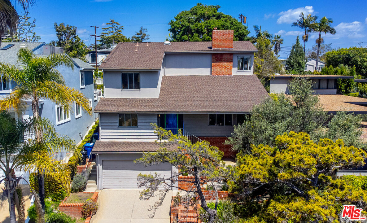 Property Photo:  1350   Comstock Ave  CA 90024 