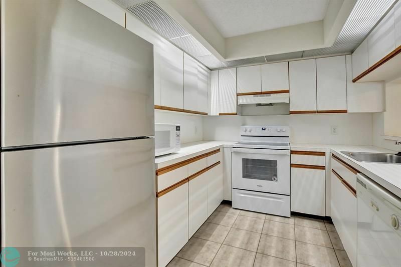 Property Photo:  1000 SW 125th Ave 314 N  FL 33027 