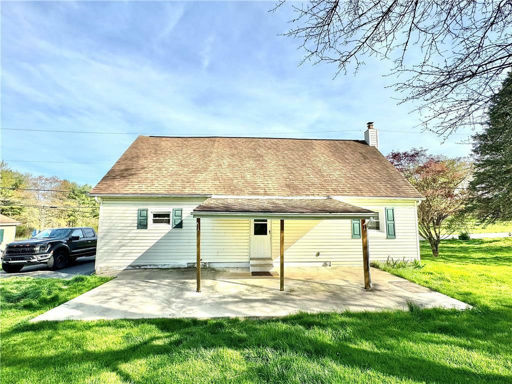 Property Photo:  743 South Dogwood Road  PA 18088 