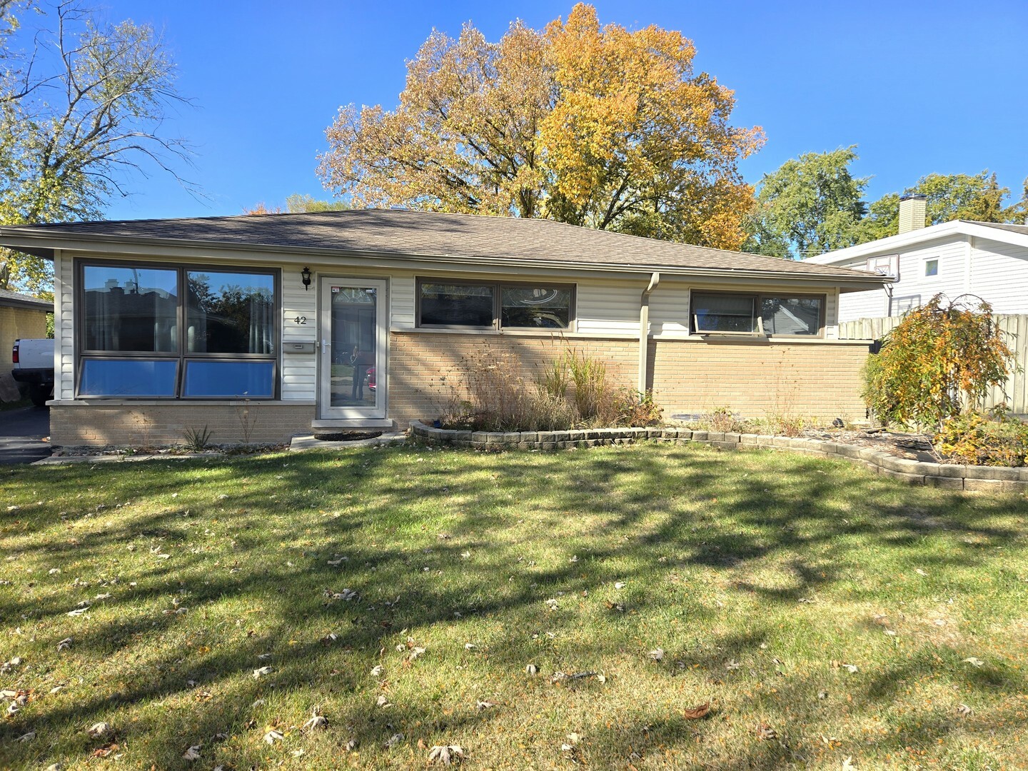 Property Photo:  42 N Highview Avenue  IL 60101 