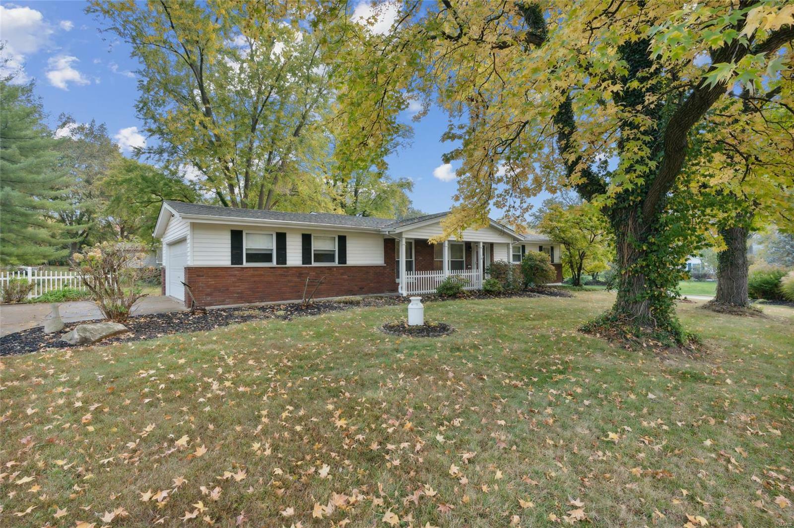 Property Photo:  4927 Dorsie Drive  MO 63128 