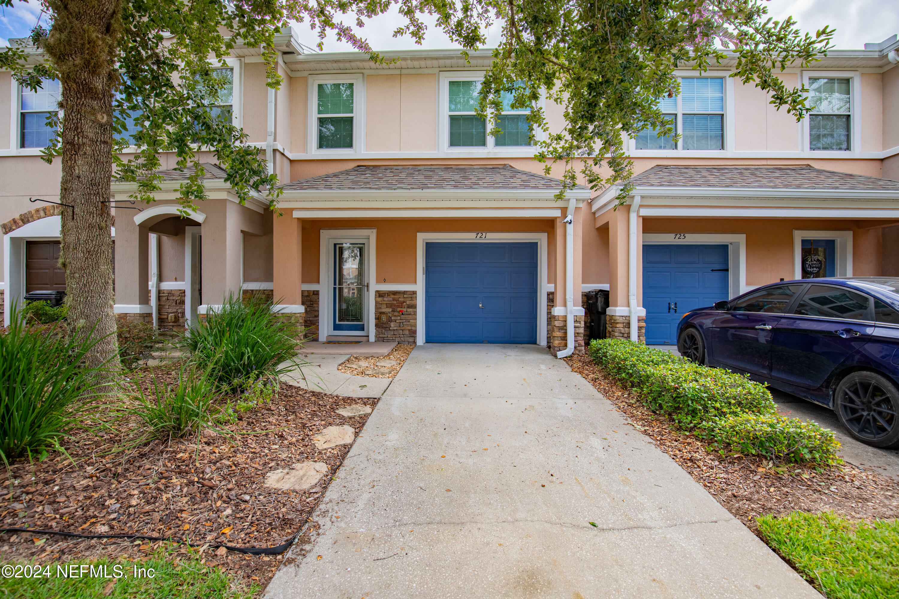 Property Photo:  721 Crystal Way  FL 32065 