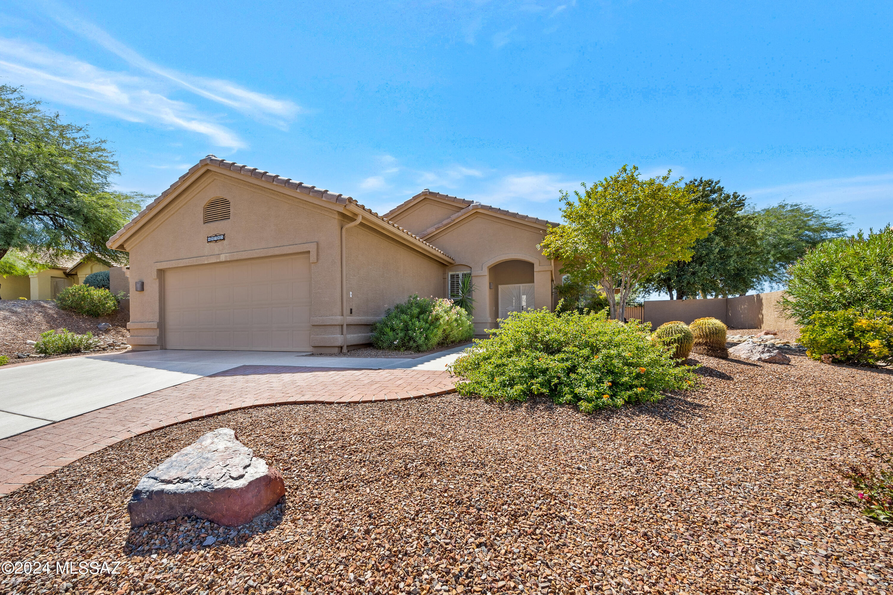 Property Photo: 65753 E Rose Ridge Drive AZ 85739