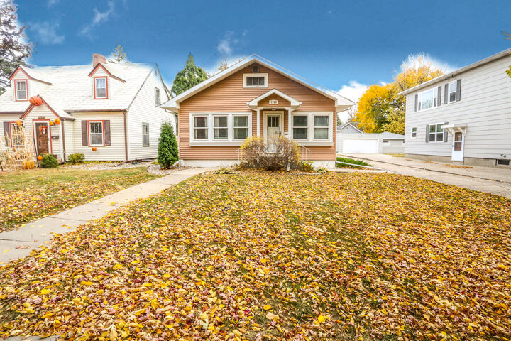 Property Photo:  1220 N Washington St  SD 57401 