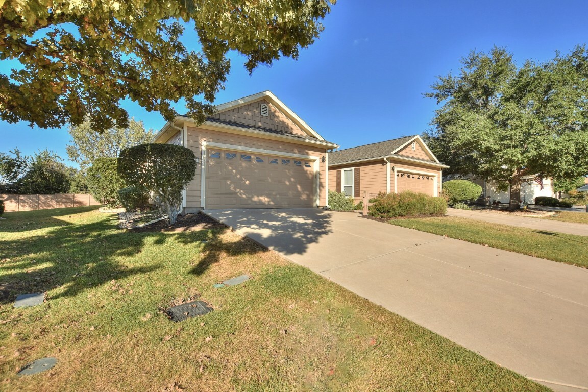 Property Photo:  245 Bonham Loop  TX 78633 