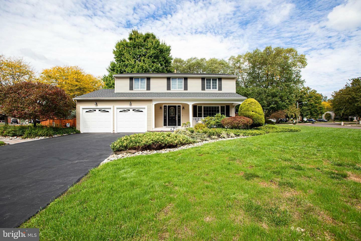 Property Photo:  2 Pinehurst Court  NJ 08690 